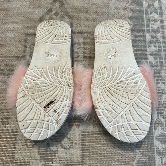 UGG slides - Picture 4 of 5